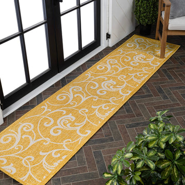 Maribel Traditional Classic All-Over Scroll Area Rug